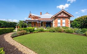 Luxury At Lauralla - An Elegant Victorian Escape